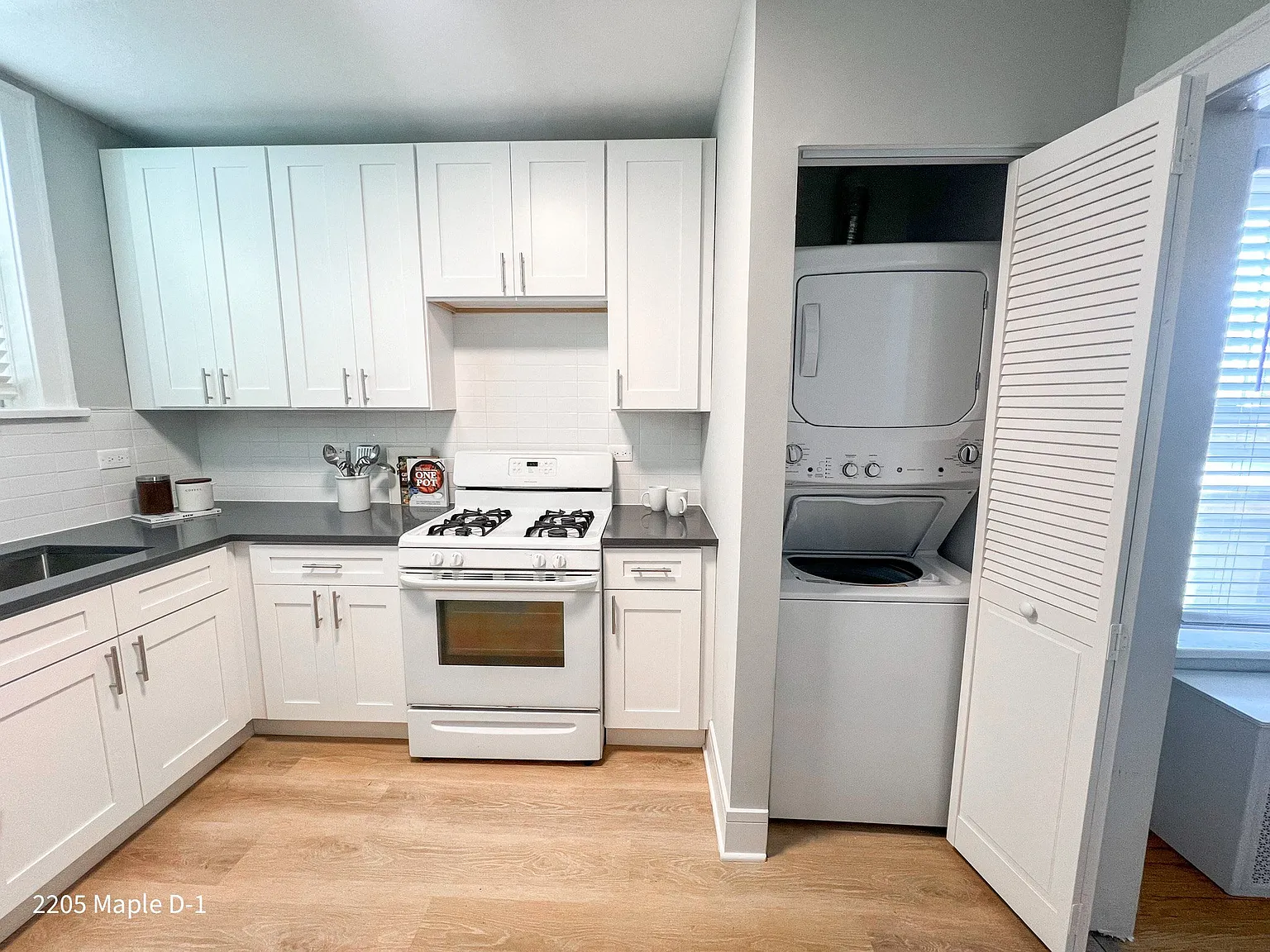 2201-07 Maple Ave — Photo 3