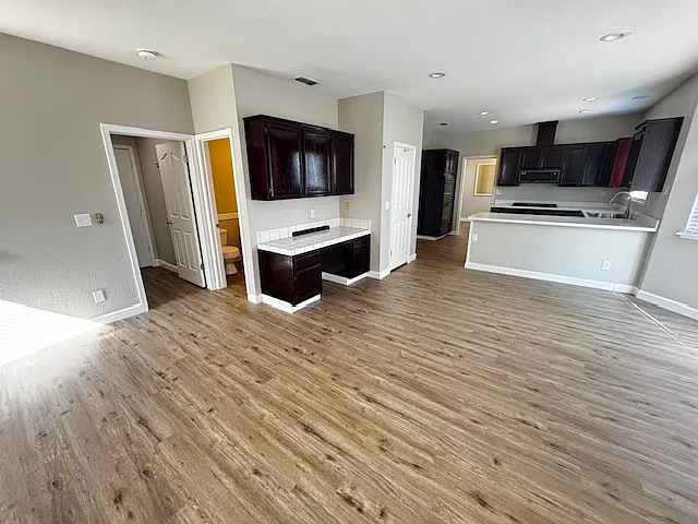 625 Roscommon Pl — Photo 11