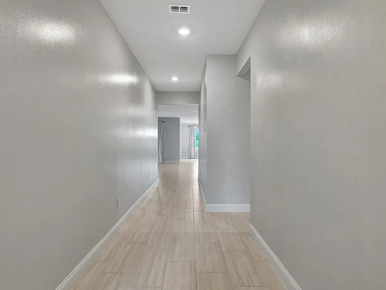 8606 Dahlia Cir — Photo 14