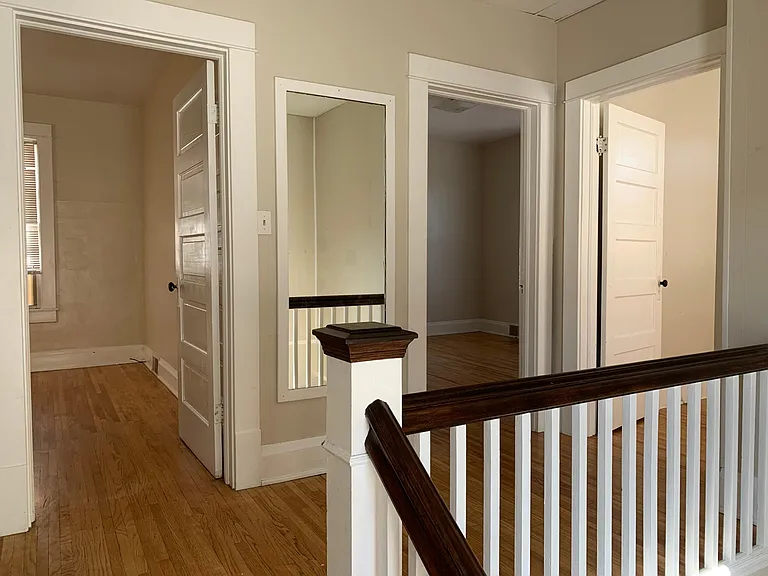 Hallway (bedroom 1, 2, 3)