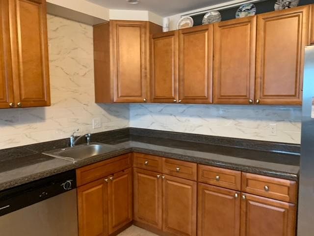 Kitchen with plenty of cabinets