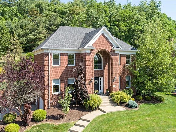 2nd image of 308 Washington Woods Dr S
