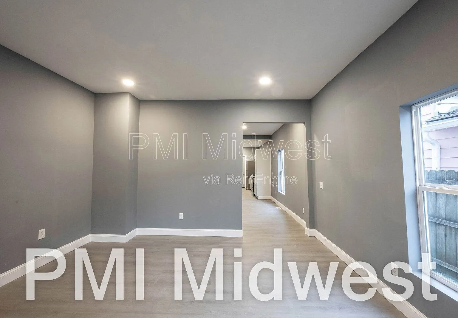 2 bed, 1.0 bath, 1008 sqft, $1,149 — Photo 3