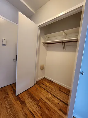 Rented by City Connections Realty | media 5