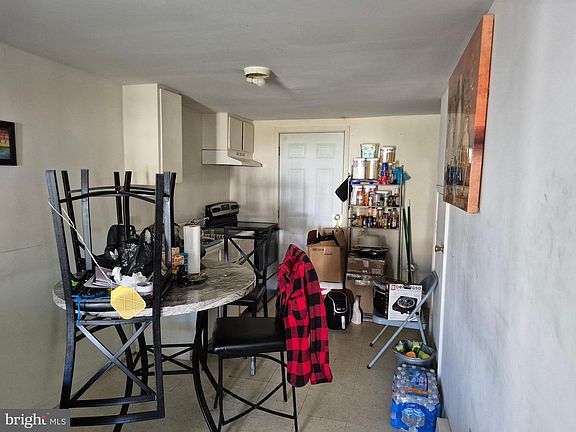 3rd image of 818 Center St