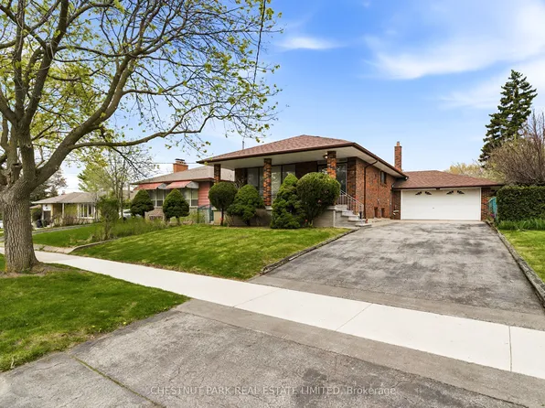 154 Sweeney Dr, Toronto, ON M4A 1V2