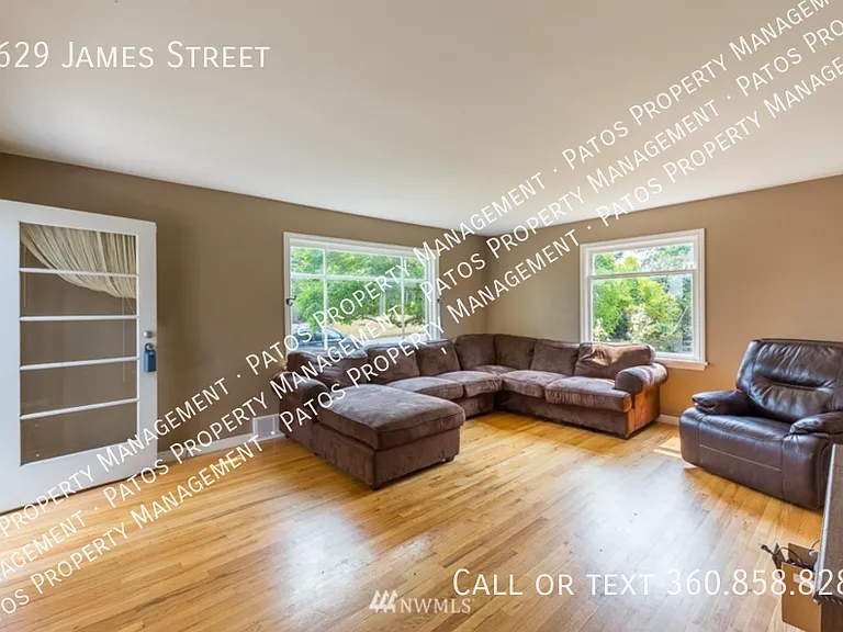 1629 James St — Photo 2