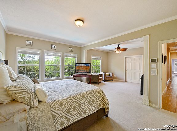5th image of 2207 Deerfield Wood