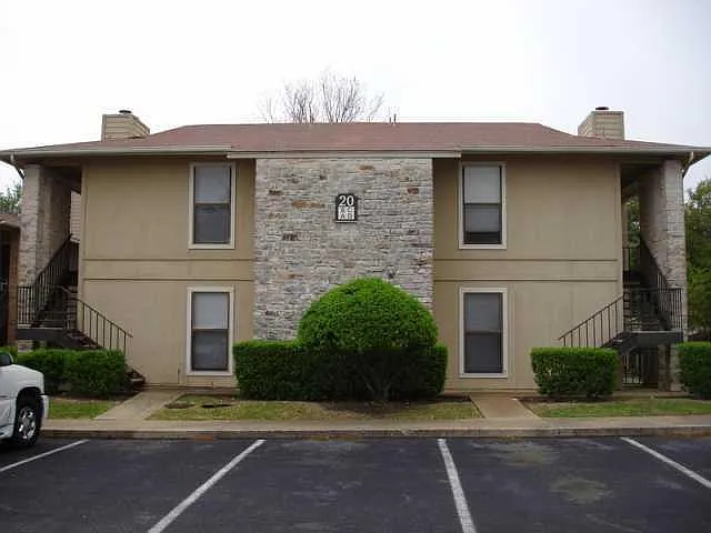 2 bed, 2.0 bath, 952 sqft, $1,025 — Photo 3