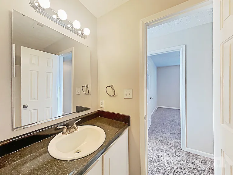 1325 Yellowstone Cir — Photo 13