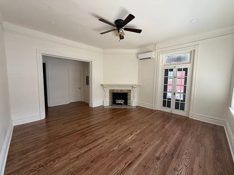 139 E Broad St — Photo 7