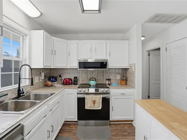 1625 Dearborn Dr, Virginia Beach, VA 23451