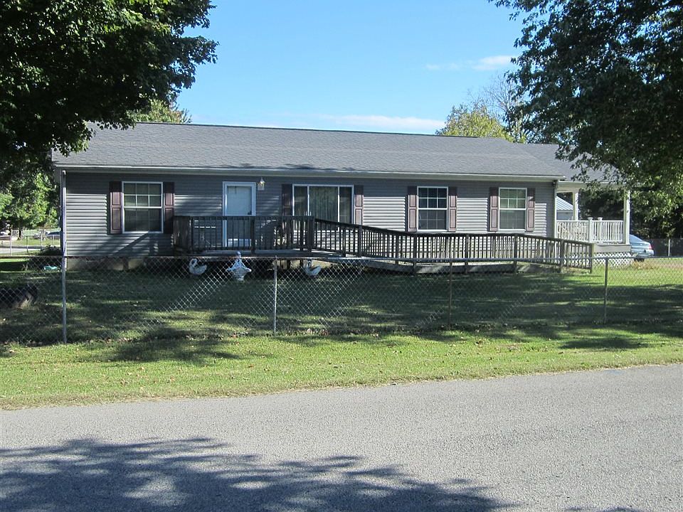 1st image of 374 Yorkshire Blvd