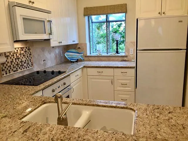 2 bed, 2.5 bath, 1159 sqft, $3,400 — Photo 3