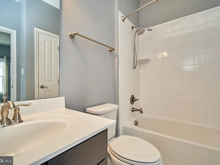 8126 S Channel Dr — Photo 17