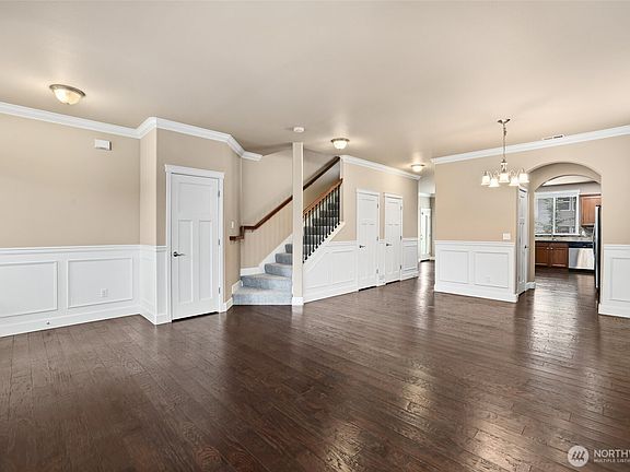 4th image of 3828 20th Avenue NE
