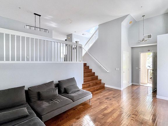 3rd image of 10304 Wateridge Cir Unit 264