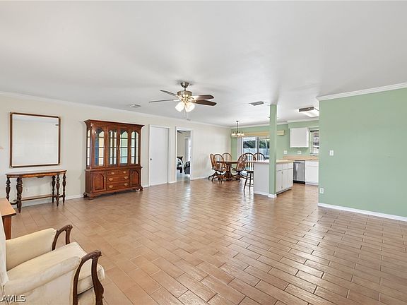 5th image of 4022 SW 14th Pl