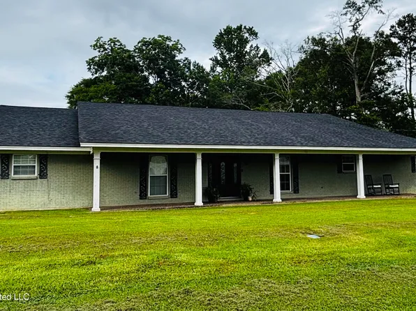 215 Alma St, Walnut Grove, MS 39189