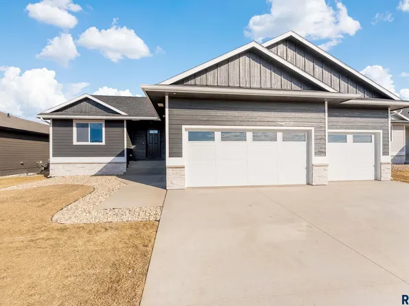 1006 Birch St, Harrisburg, SD 57032