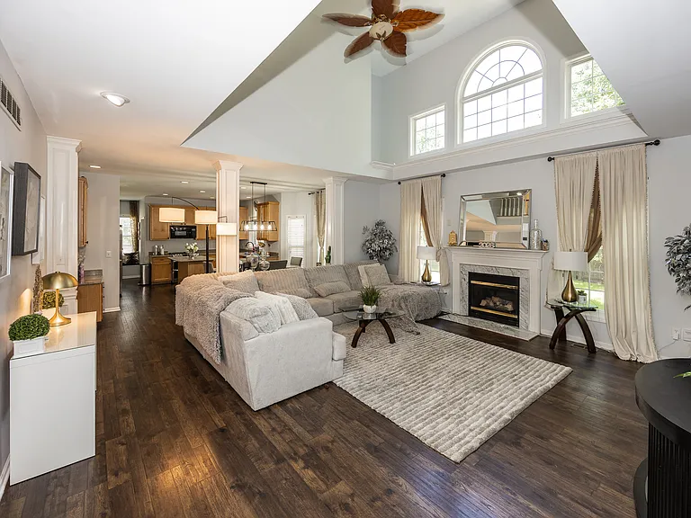5889 Pebblestream Dr — Photo 10