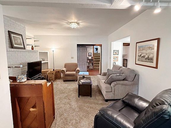 5th image of 628 W Arch St