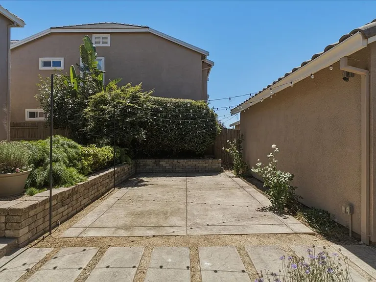 3169 Parkham Dr — Photo 37
