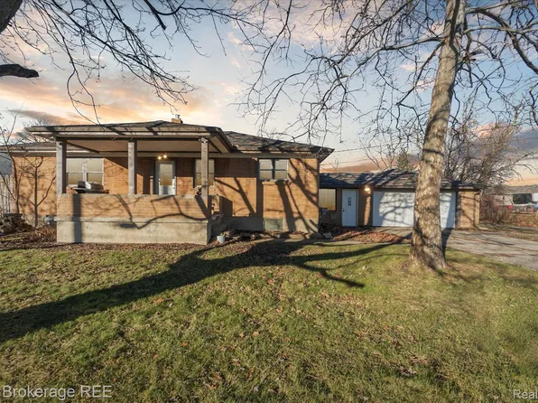 1060 W Grand Blanc Rd, Grand Blanc, MI 48439