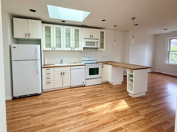 5th image of 1912 16th St NW #4