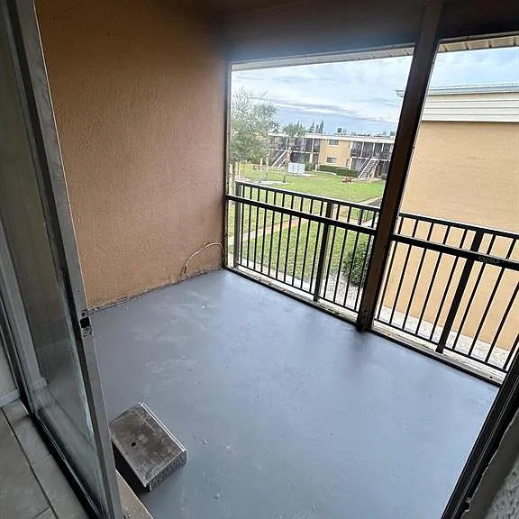 1000 Lake Of The Woods Blvd #205H — Photo 8
