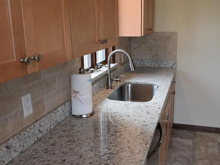 2459 Medford St — Photo 9