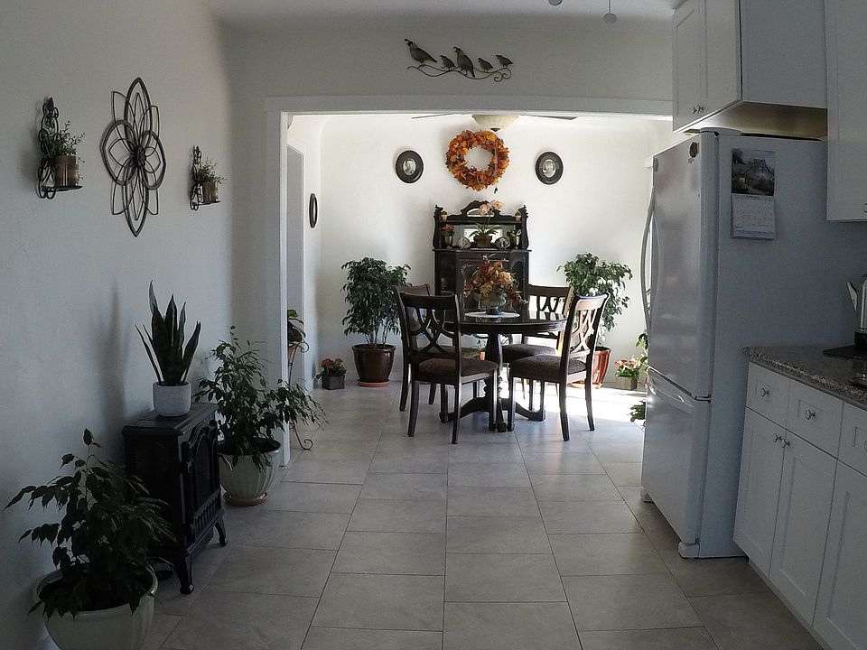 Kitchen & dining room