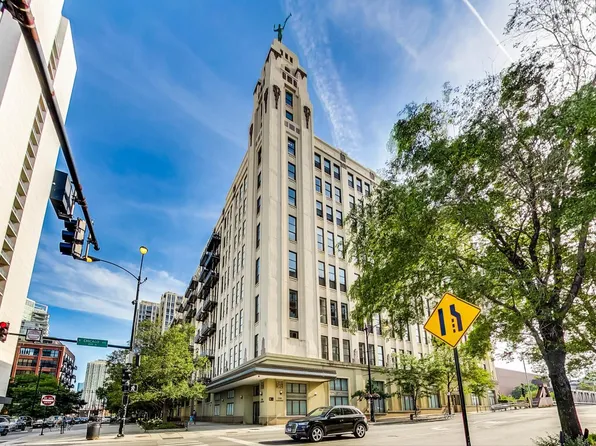 758 N Larrabee St APT 509, Chicago, IL 60654