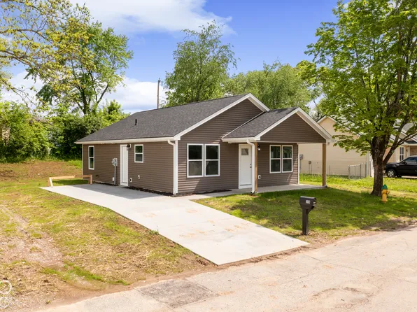 1918 Country Manor St, North Vernon, IN 47265