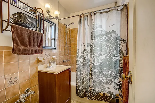 Sold by Redfin Real Estate | media 25