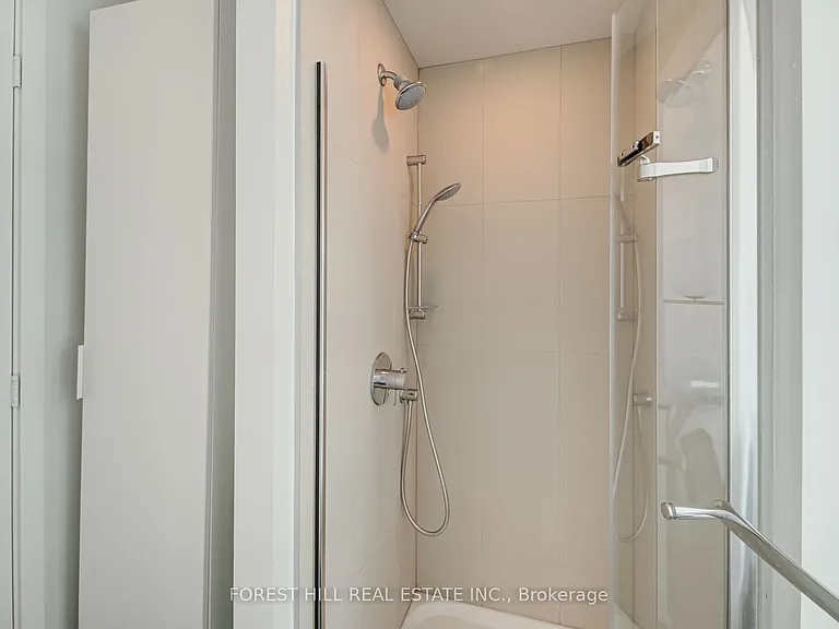 15 Grenville St #4708 — Photo 20