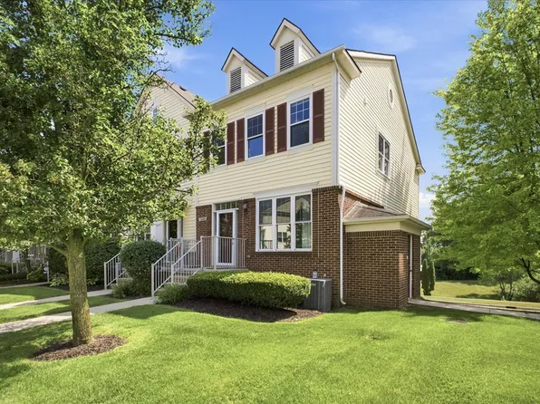 13100 Egret Ln, Walled Lake, MI 48390