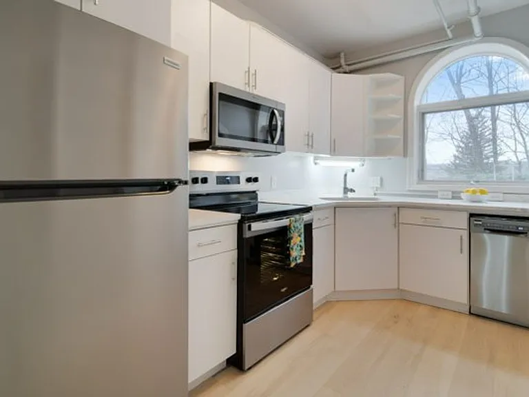 504 Stewart Ave — Photo 161