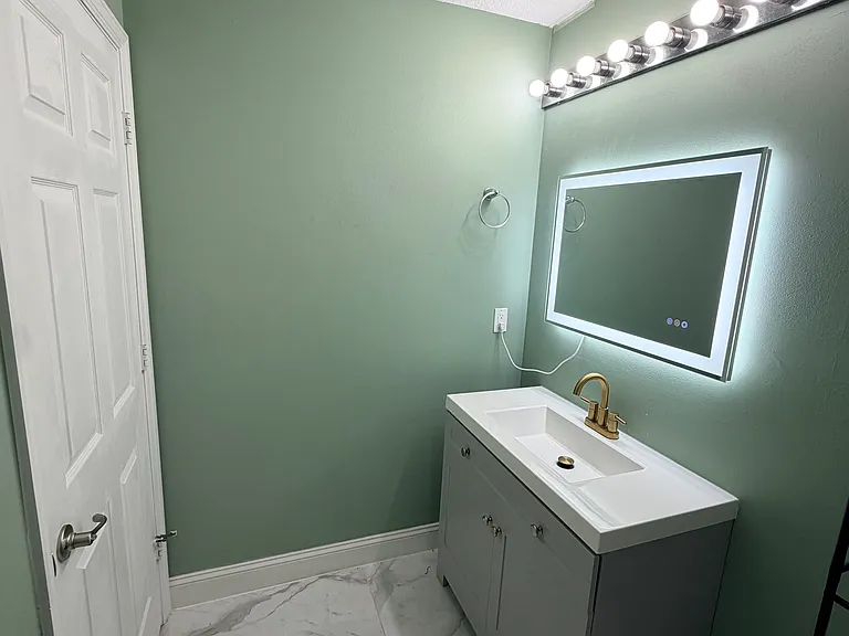 142 NW Dorchester St — Photo 15