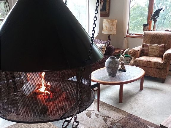 5th image of 714 Pleasant Valley Rd