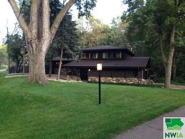 1st image of 620 Buckwalter Dr
