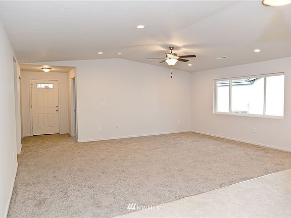 5th image of 735 E Mount Baker St