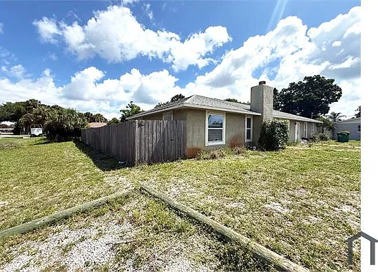 958 Fay Blvd — Photo 3