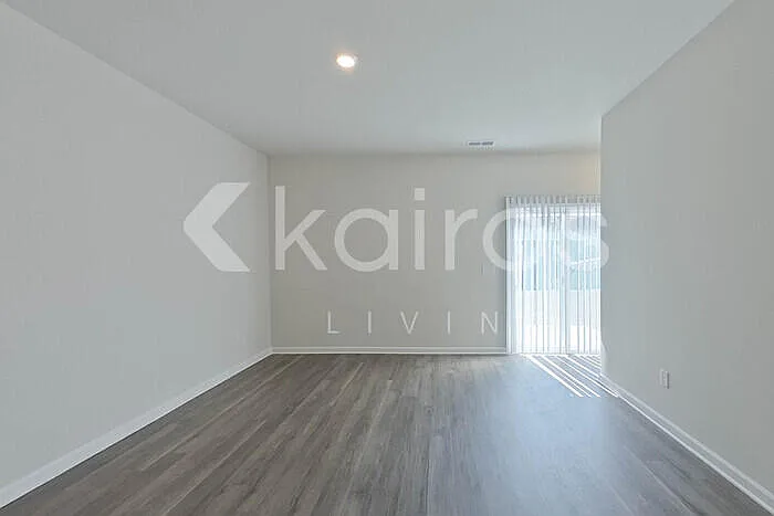 2407 Banyan Cir — Photo 2