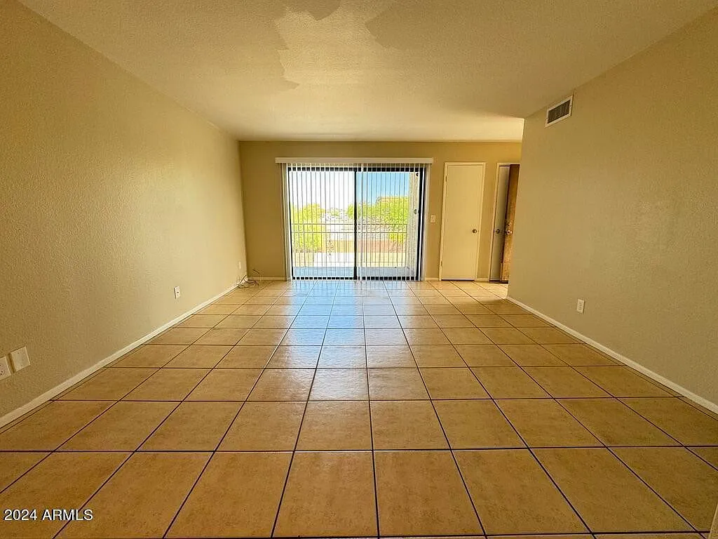 2 bed, 2.0 bath, 1134 sqft, $1,375 — Photo 4