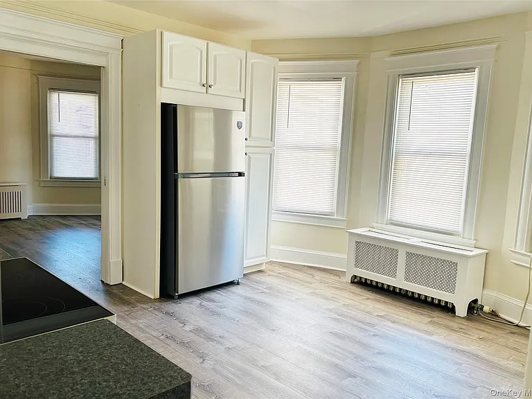46 Totten Pl — Photo 4