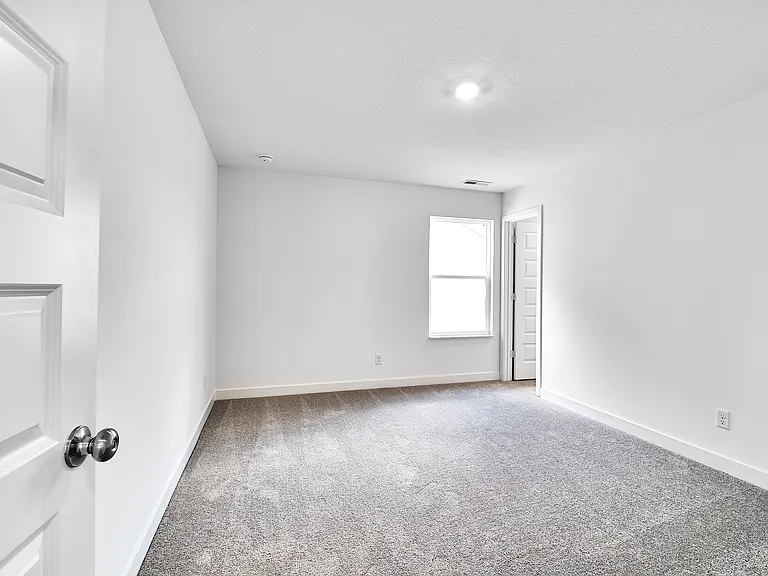 404 W Monroe St — Photo 38