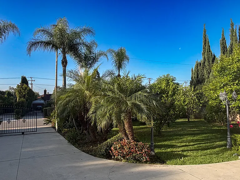 3815 Oakdale Ave — Photo 25