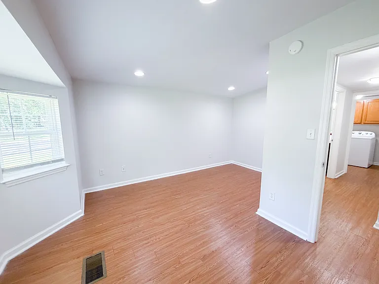 1666 Mayhew St — Photo 14