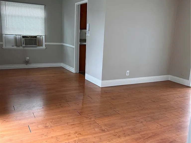 6607 Aura Ave — Photo 7